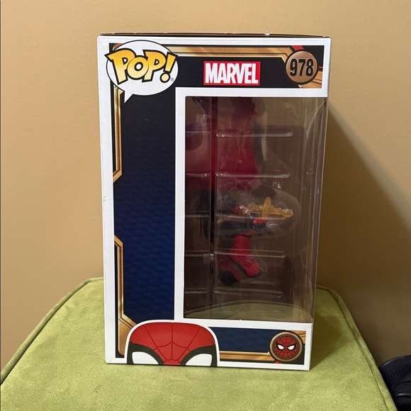 Funko Pop! Jumbo Spider-Man Integrated Suit - Picture 6 of 8